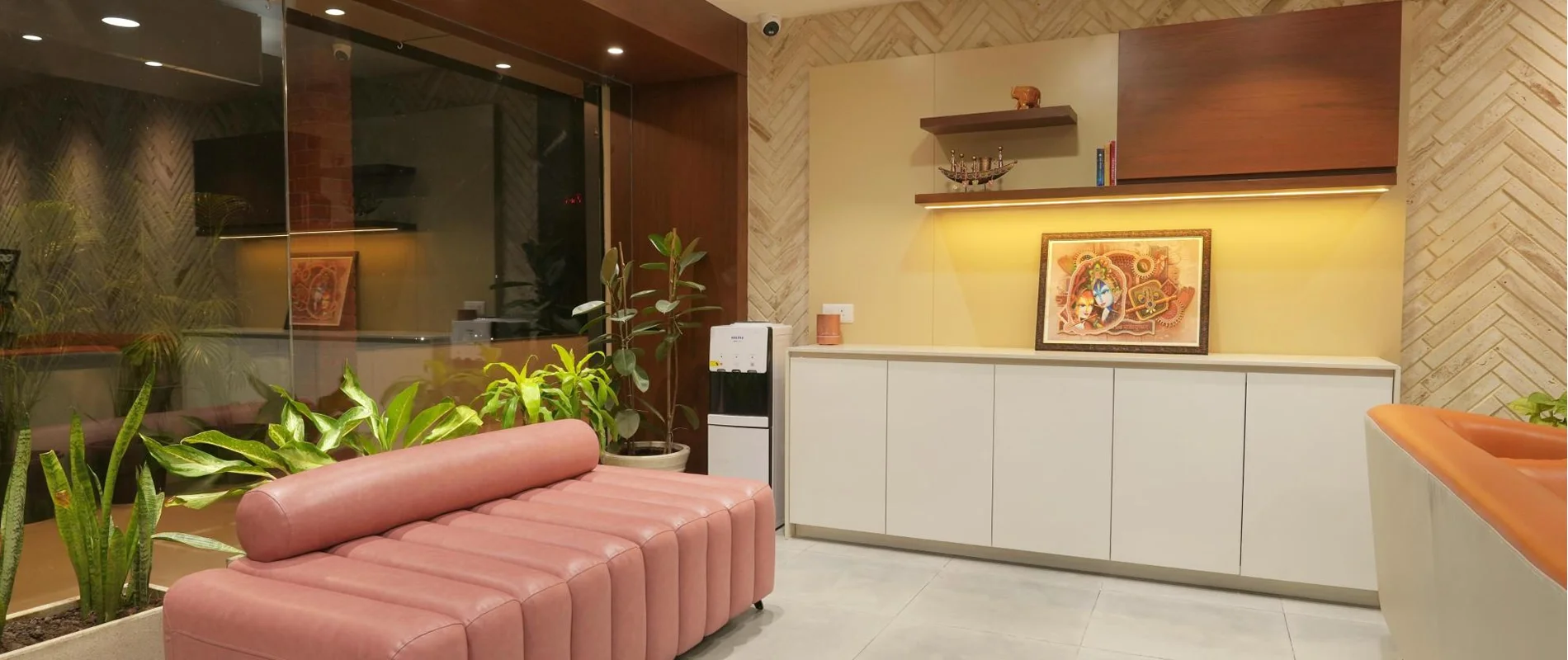 Dr_Gandhi_Dental_Clinic_Gallery_Page_Waiting_Room